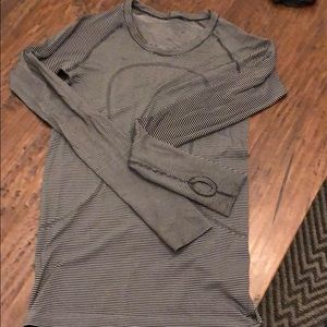 Lululemon long sleeve swiftly tech shirt- size 6